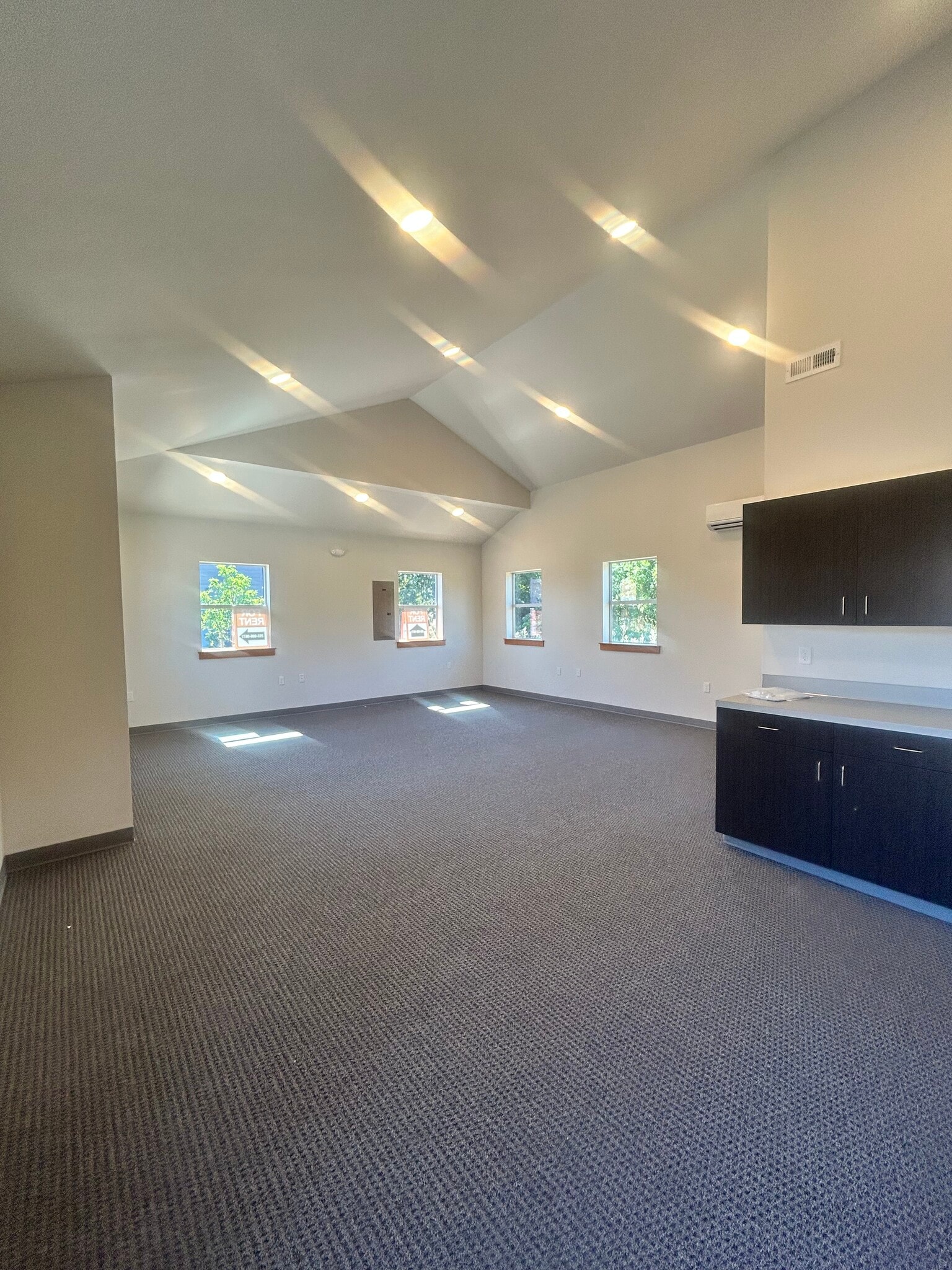 14718 Tahoma Blvd SE, Yelm, WA à louer Photo intérieure– Image 1 sur 6