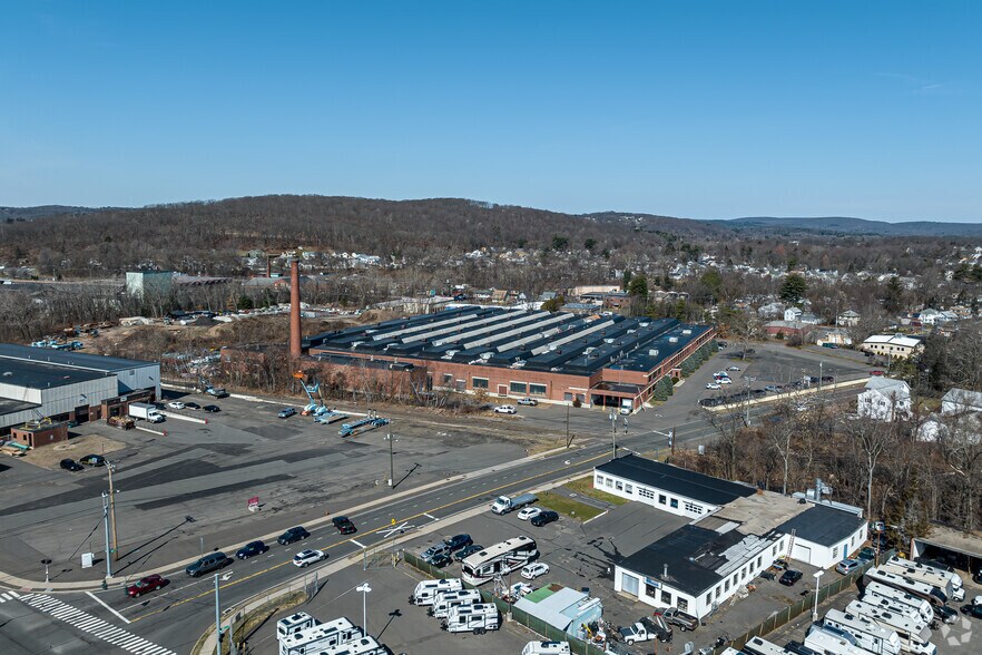 50 Emmett St, Bristol, CT à louer - Aérien – Image 2 sur 16