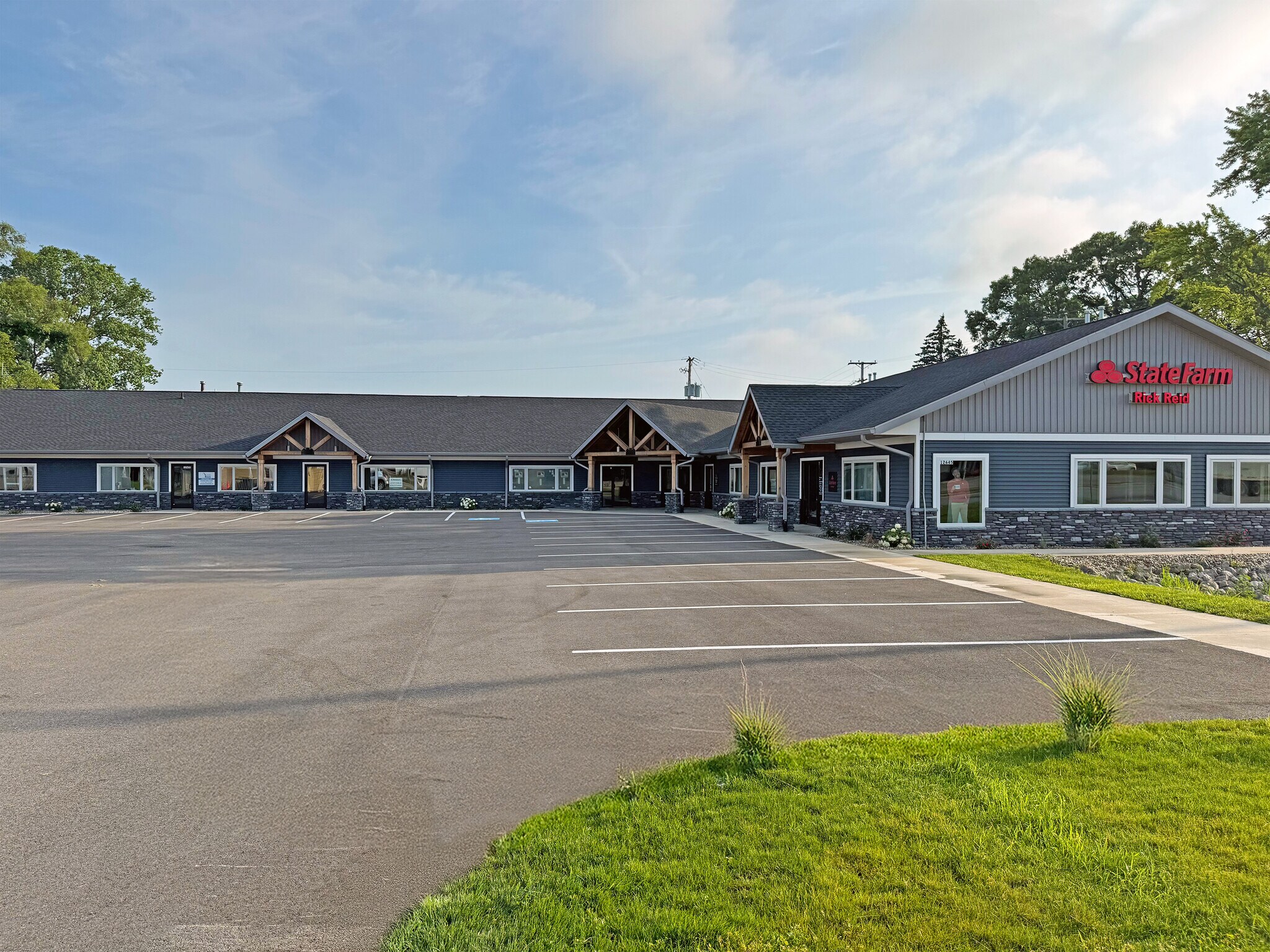 12645 State Road 23, Granger, IN à louer Photo de l’immeuble– Image 1 sur 6
