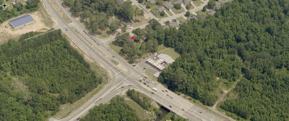 2205 Bingham Dr, Fayetteville, NC à vendre - Photo principale – Image 1 sur 4