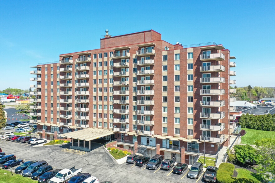 2100 E High St, Springfield, OH à louer - Photo principale – Image 1 sur 30