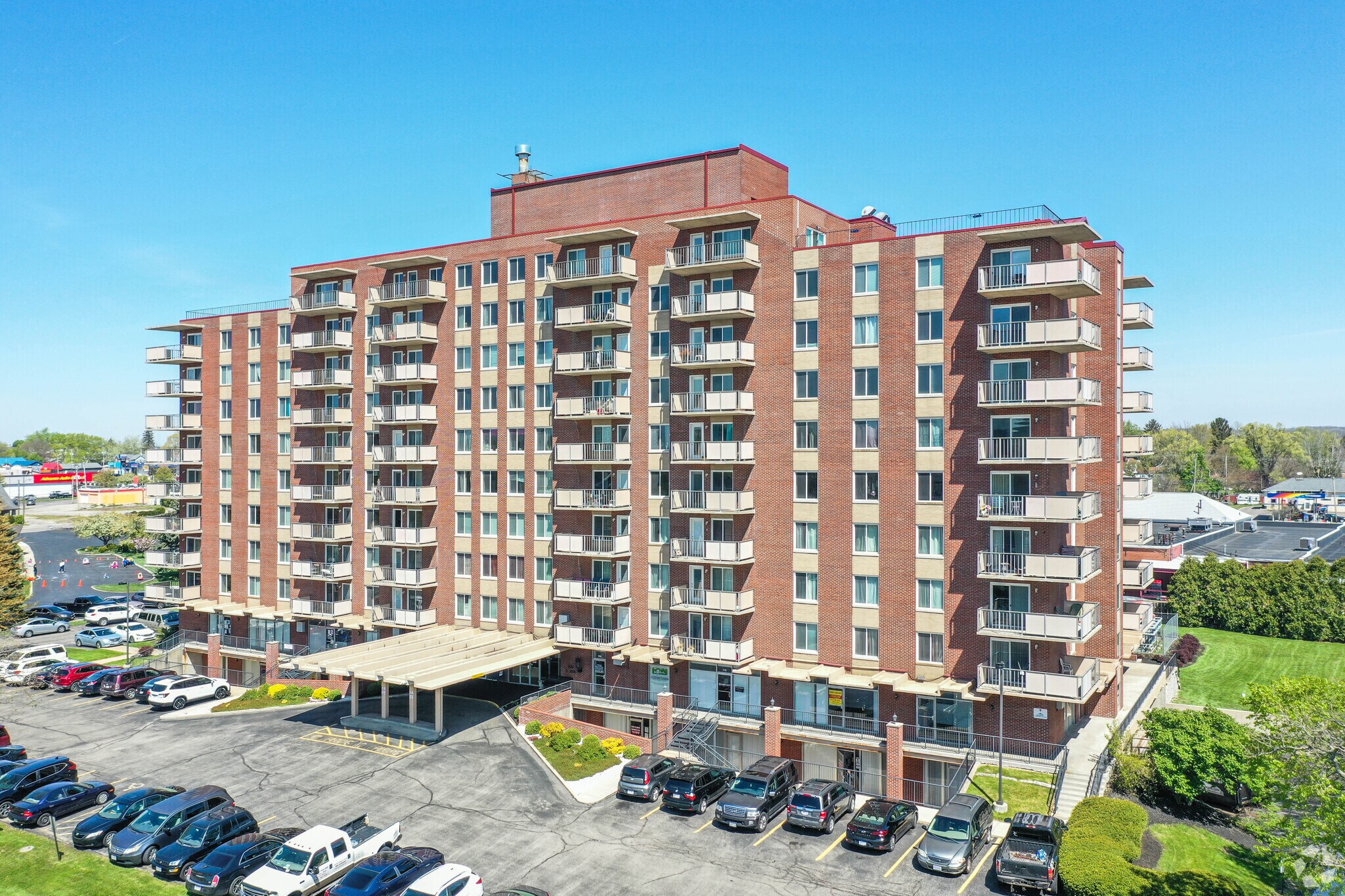 2100 E High St, Springfield, OH à louer Photo principale– Image 1 sur 31