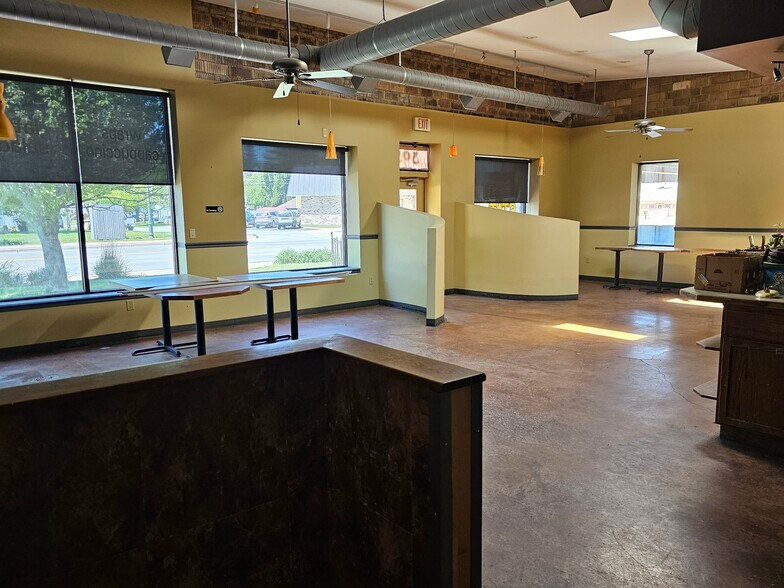 305 S Mable St, Pinconning, MI à vendre - Photo intérieure – Image 3 sur 10
