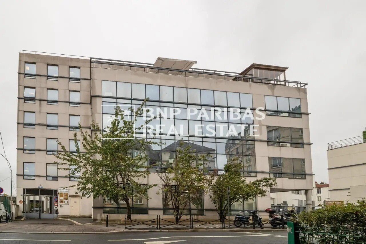Bureau dans Saint-Ouen-sur-Seine à louer Photo de l’immeuble– Image 1 sur 11