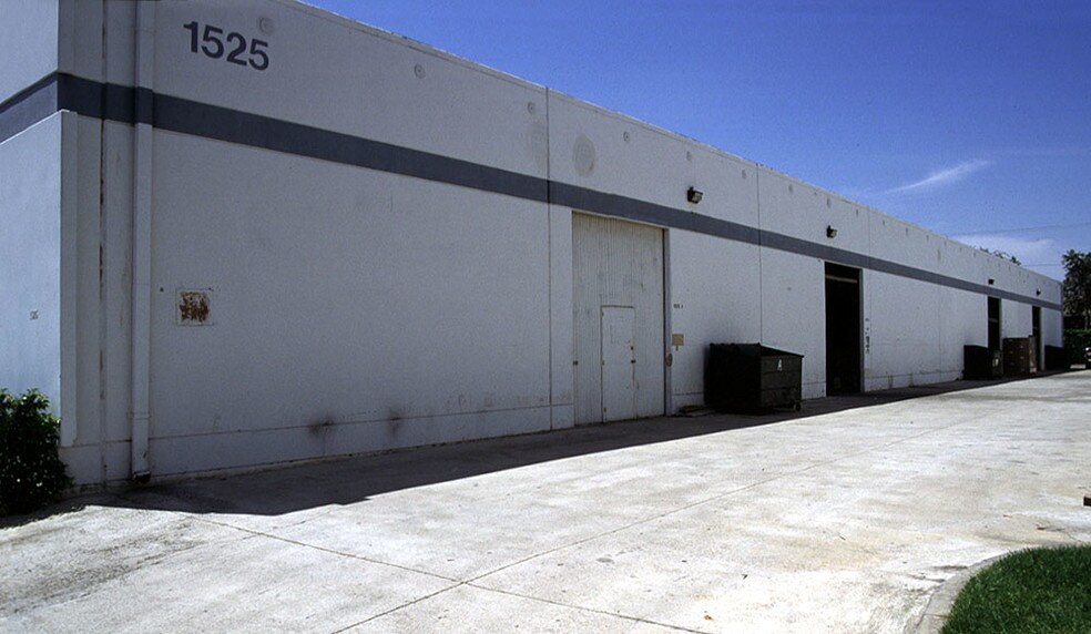 1525 W Orange Grove Ave, Orange, CA à louer - Autre – Image 2 sur 5