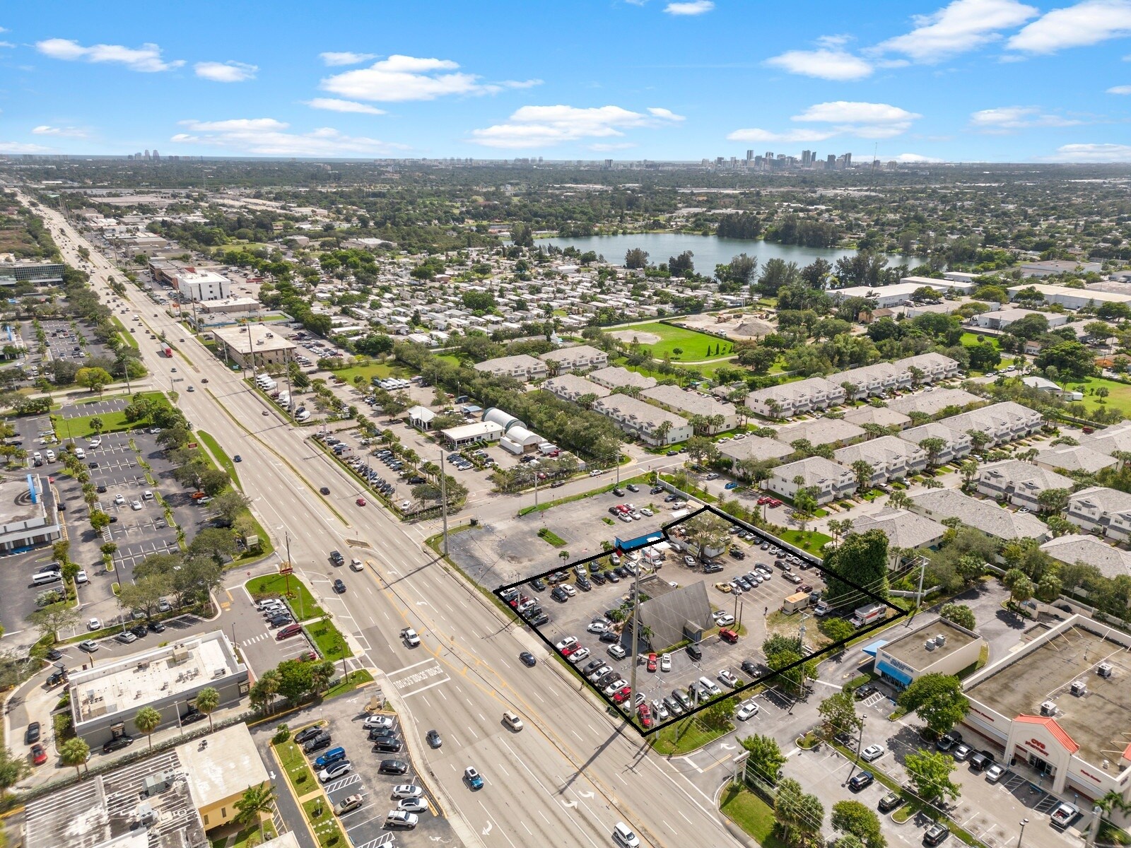 3000 W Oakland Park Blvd, Oakland Park, FL à louer Photo de l’immeuble– Image 1 sur 1