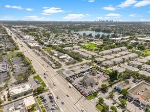 3000 W Oakland Park Blvd, Oakland Park, FL à louer Photo de l’immeuble– Image 1 sur 1
