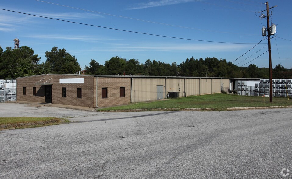 1738 Joy Lake Rd, Lake City, GA à louer - Photo principale – Image 2 sur 6