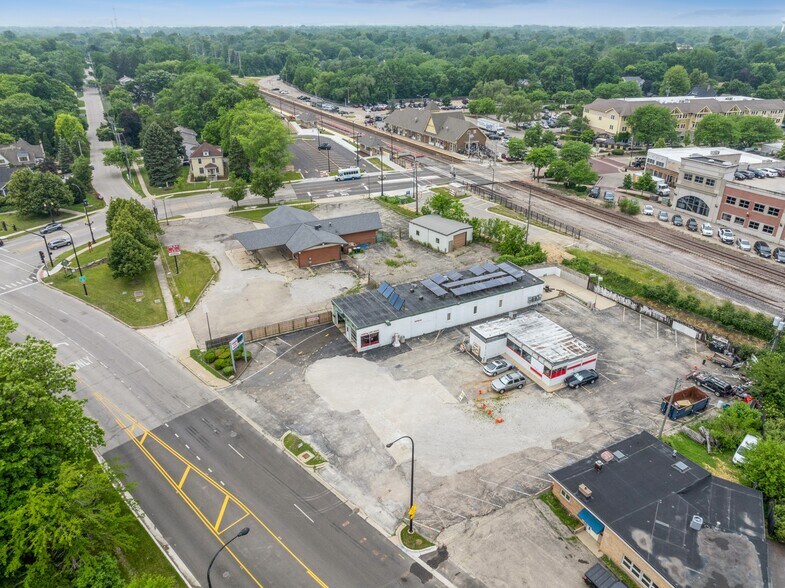618-628 1st, Geneva, IL à vendre - Photo de l’immeuble – Image 1 sur 4