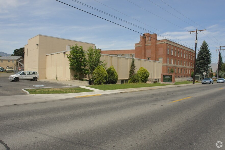 300 S Okanogan Ave, Wenatchee, WA à louer - Photo de l’immeuble – Image 3 sur 11
