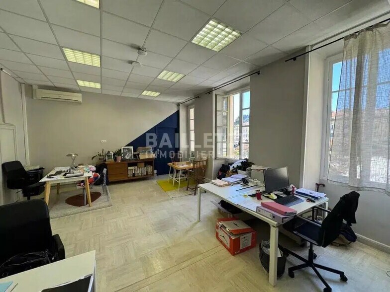 Bureau dans Nice à louer - Photo de l’immeuble – Image 3 sur 21