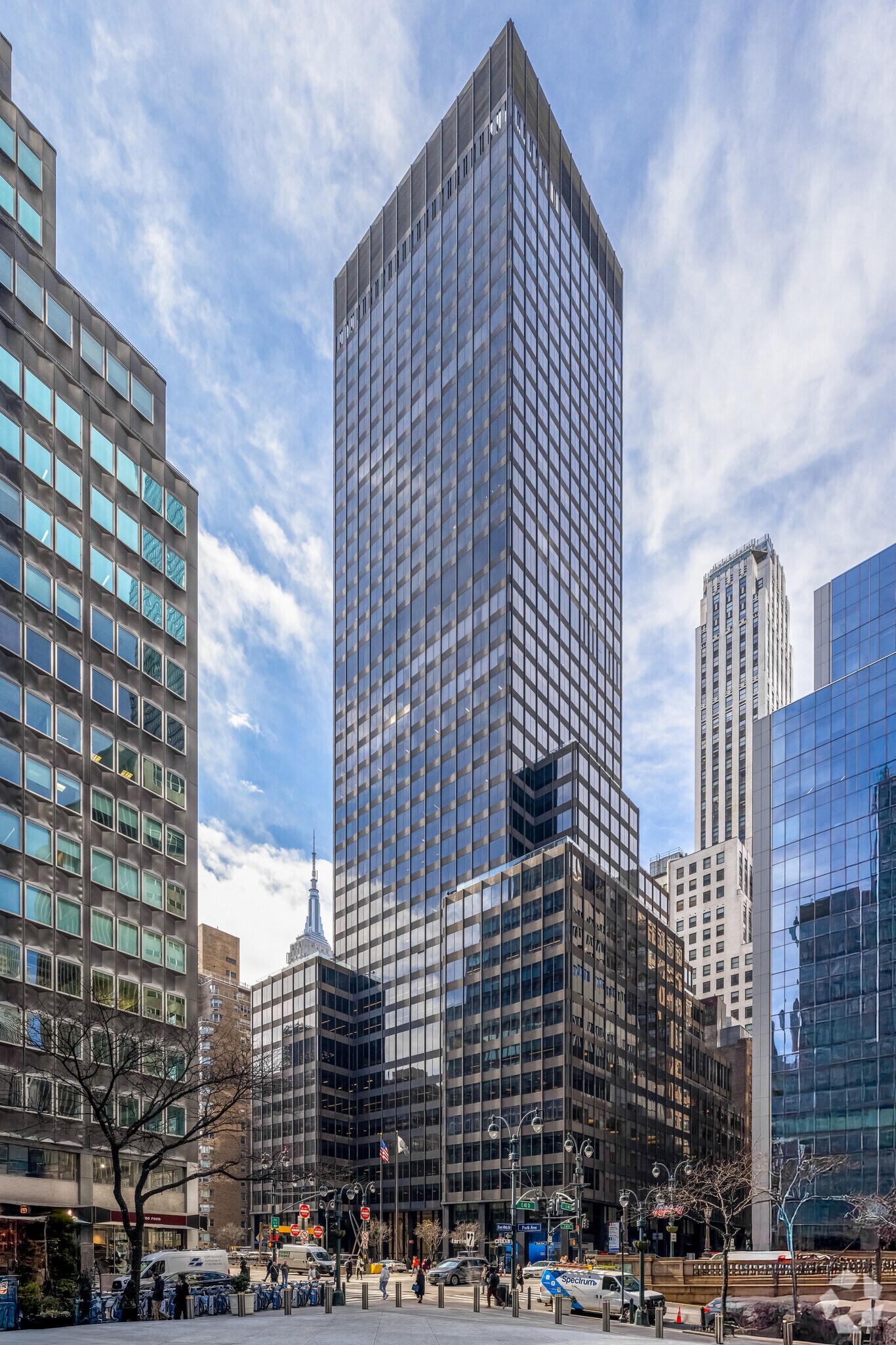 90 Park Ave, New York, NY à louer Photo de l’immeuble– Image 1 sur 3