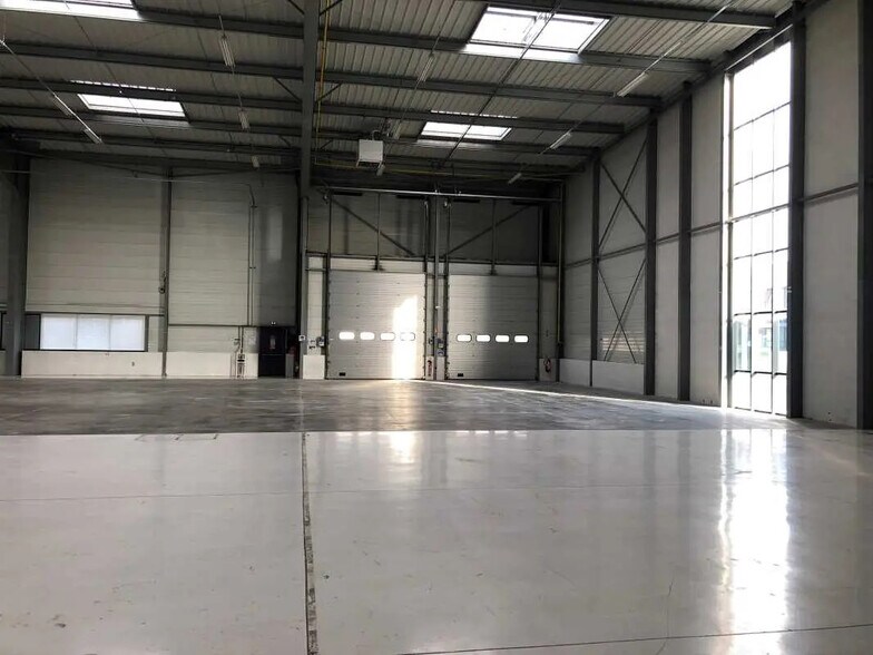 11 Rue De La Grande Borne, Le Mesnil-Amelot à louer - Photo de l’immeuble – Image 3 sur 7