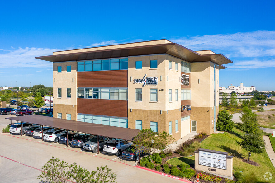 6900 Harris Pky, Fort Worth, TX à louer - Photo principale – Image 1 sur 3