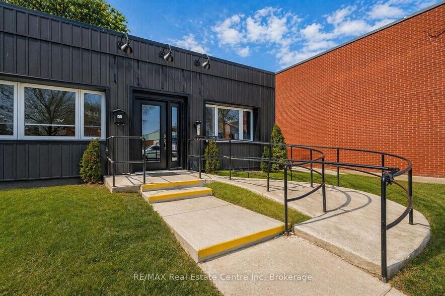 150 Main St, Erin, ON à vendre - Photo de l’immeuble – Image 1 sur 9