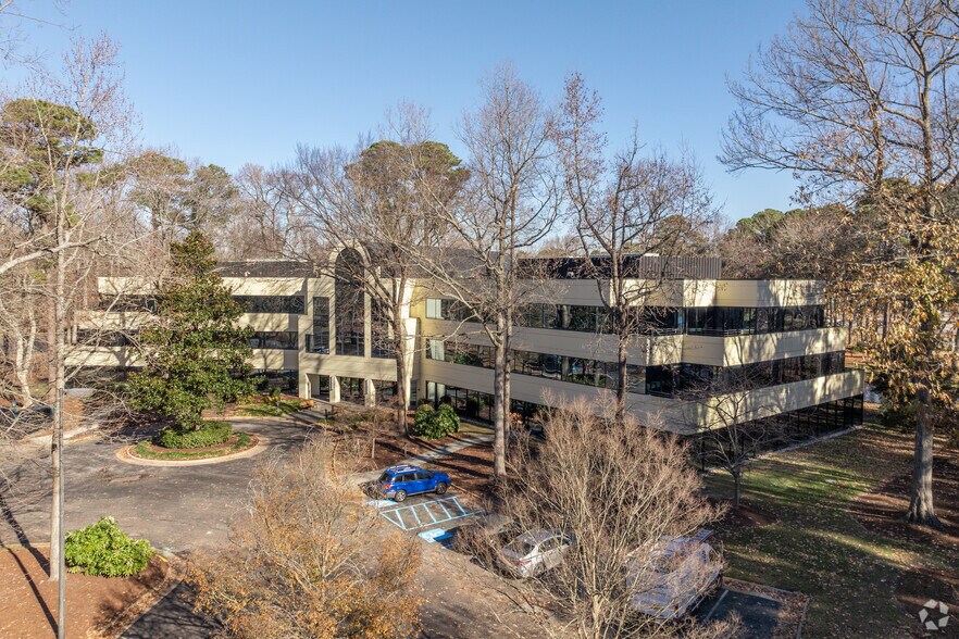 1 Enterprise Pky, Hampton, VA à louer - Photo de l’immeuble – Image 1 sur 7