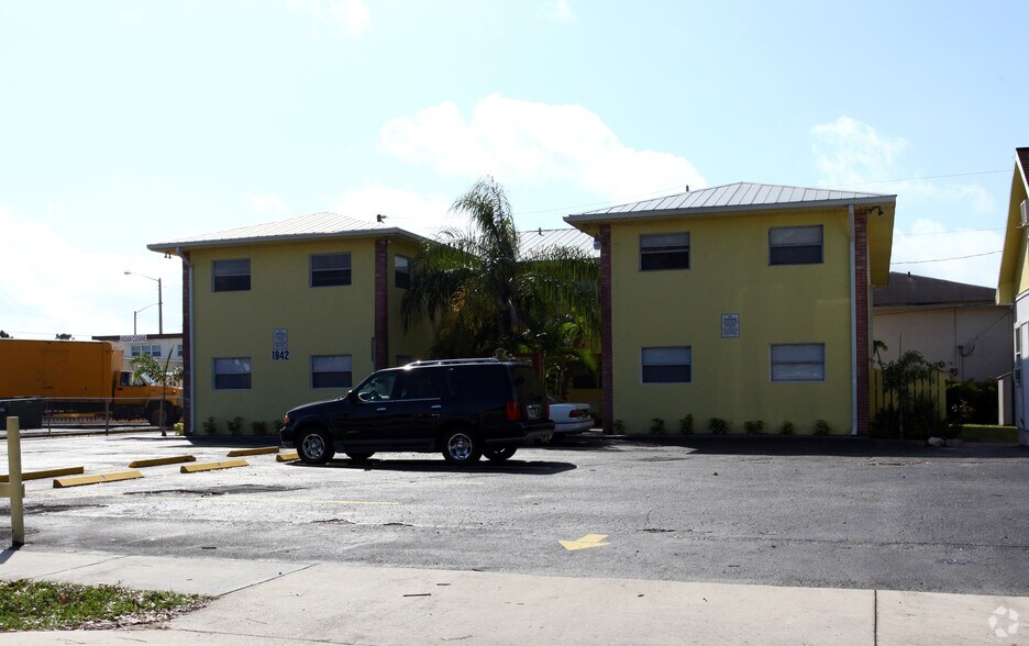 1940-1942 Passaic Ave, Fort Myers, FL à vendre - Photo de l’immeuble – Image 2 sur 13
