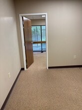 101 W Saint John St, Spartanburg, SC à louer Photo intérieure– Image 2 sur 4