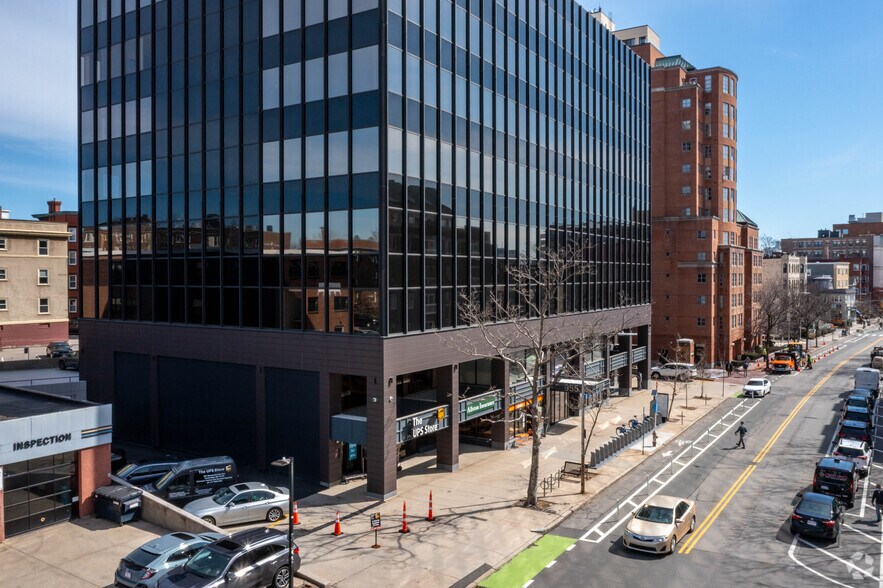 955 Massachusetts Ave, Cambridge, MA à louer - Photo de l’immeuble – Image 2 sur 2