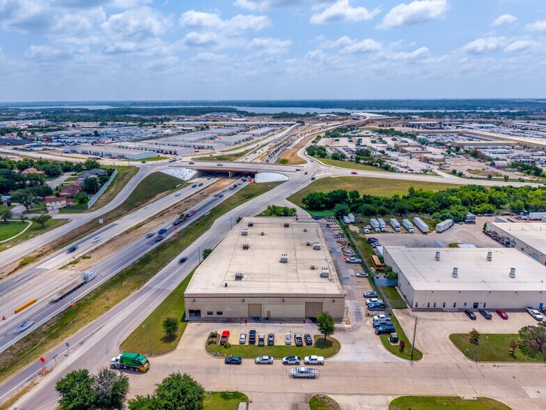 4651 S Edgewood Ter, Fort Worth, TX à vendre - Photo de l’immeuble – Image 1 sur 7