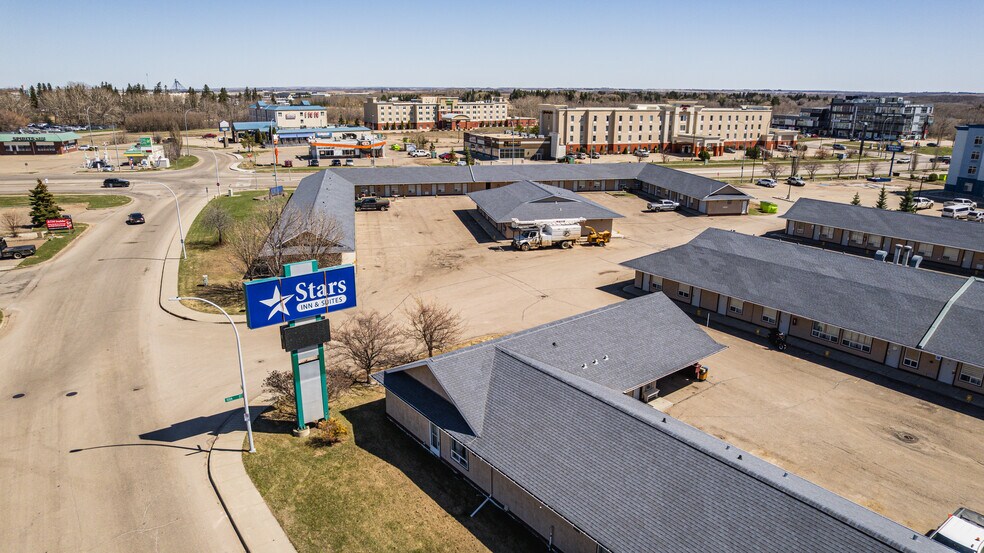 10003 88 Av, Fort Saskatchewan, AB à vendre - Photo de l’immeuble – Image 3 sur 11