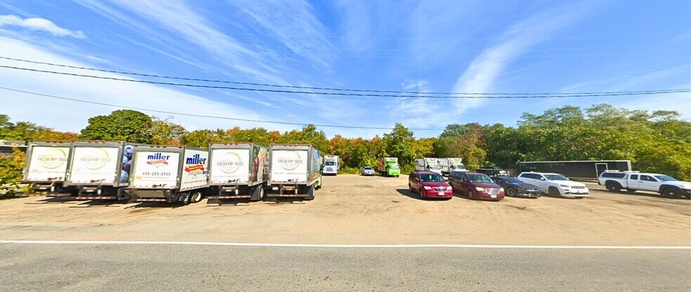 30 Iyannough Rd, Hyannis, MA à vendre - Photo de l’immeuble – Image 2 sur 2