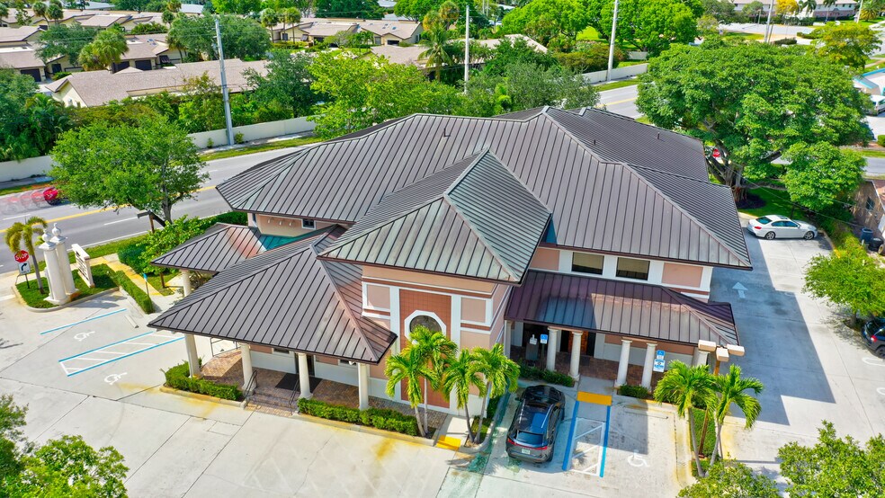 2314 Seacrest Blvd, Boynton Beach, FL à louer - Photo principale – Image 1 sur 33