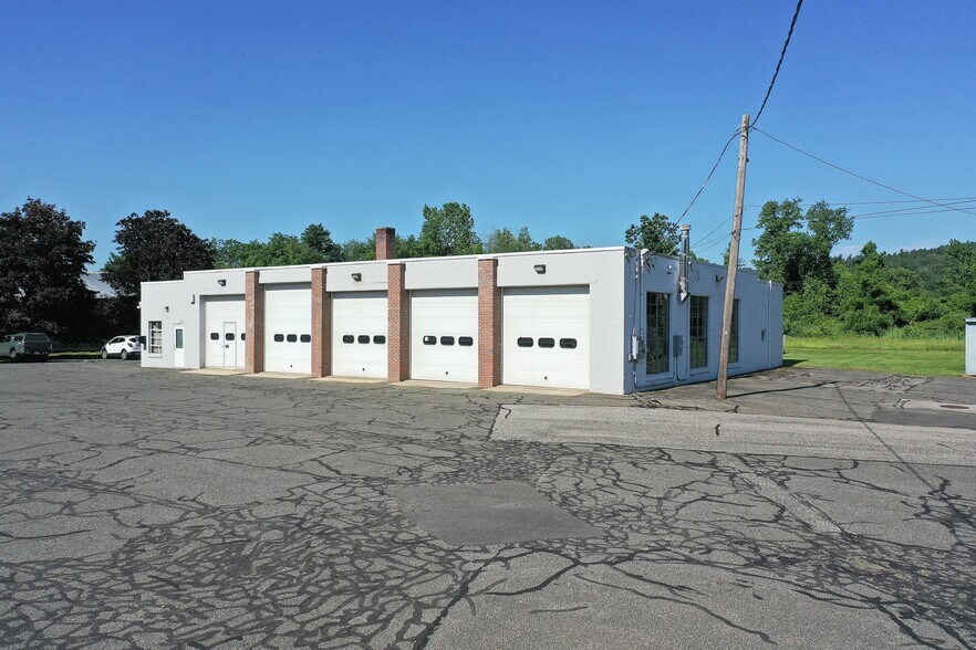1955 N Main St, Sheffield, MA à vendre - Photo de l’immeuble – Image 2 sur 28
