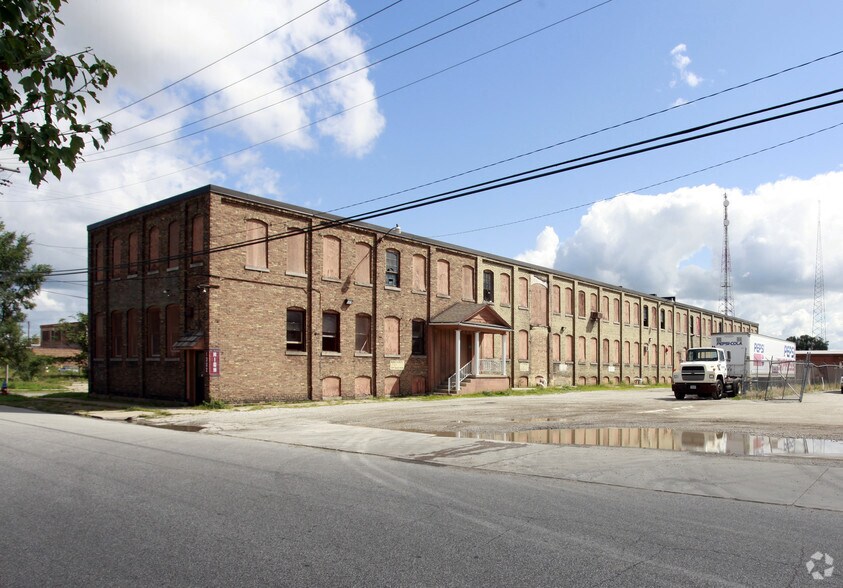 1302 High St, South Bend, IN à louer - Photo de l’immeuble – Image 2 sur 7