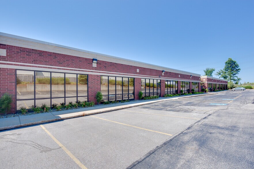 4670 Richmond Rd, Warrensville Heights, OH à louer - Photo de l’immeuble – Image 3 sur 4