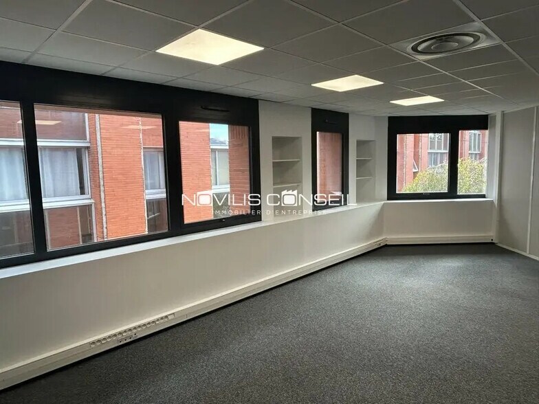 Bureau dans Labège à louer - Photo de l’immeuble – Image 3 sur 7
