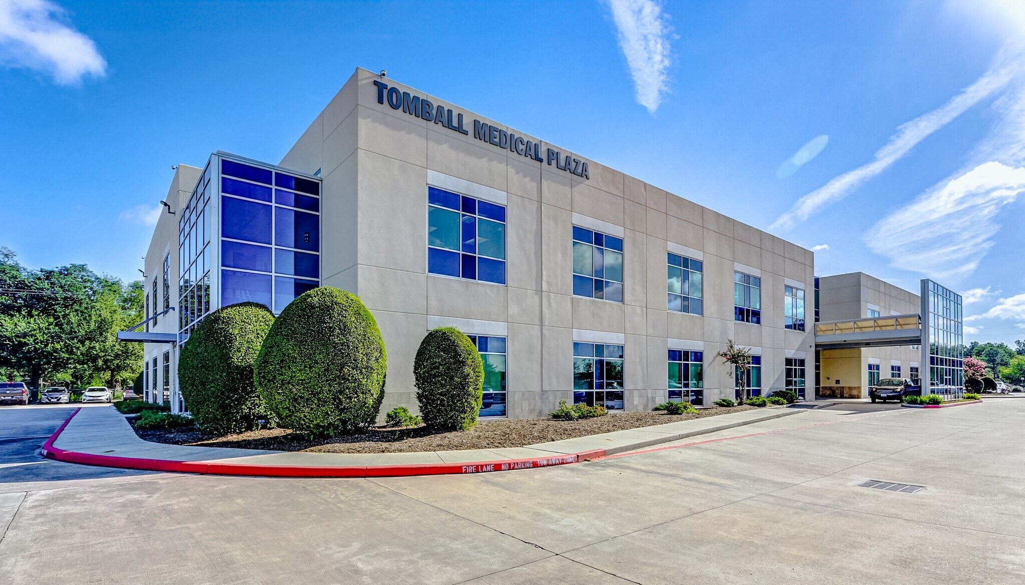 506 Graham Dr, Tomball, TX à louer Photo de l’immeuble– Image 1 sur 13