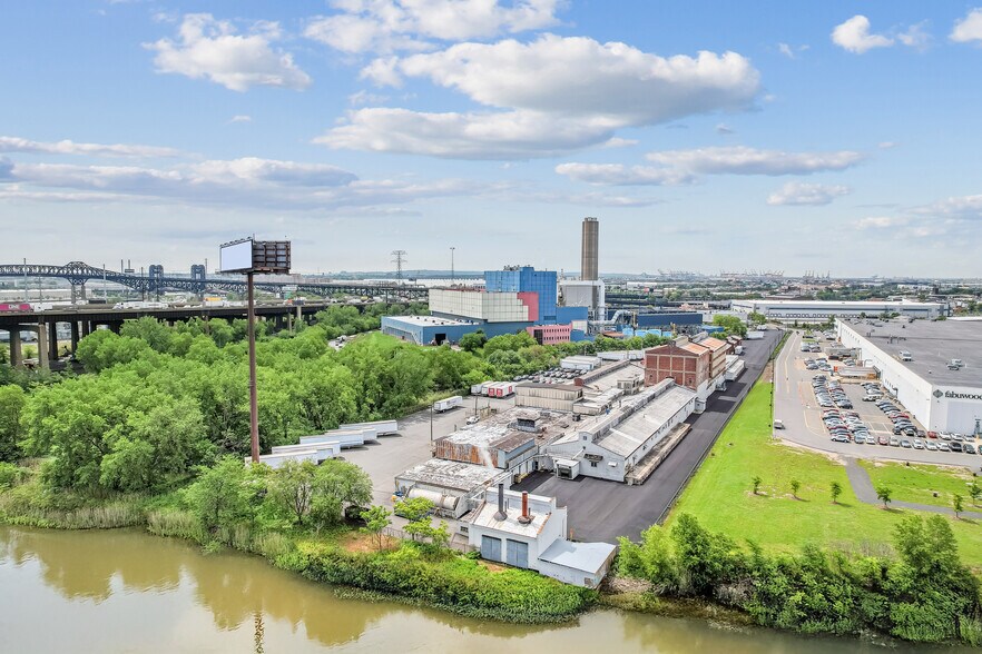 76 Blanchard St, Newark, NJ à louer - Photo de l’immeuble – Image 2 sur 3