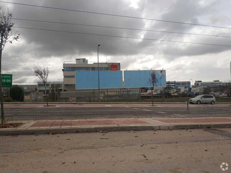 Terrain dans Alcorcón, Madrid à vendre - Photo de l’immeuble – Image 2 sur 5