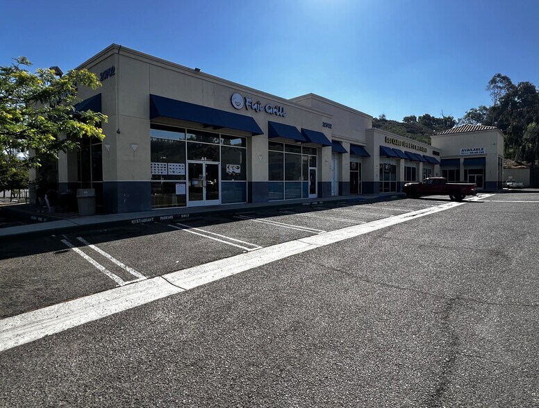 20702 Lake Forest Dr, Lake Forest, CA à louer - Photo de l’immeuble – Image 3 sur 14