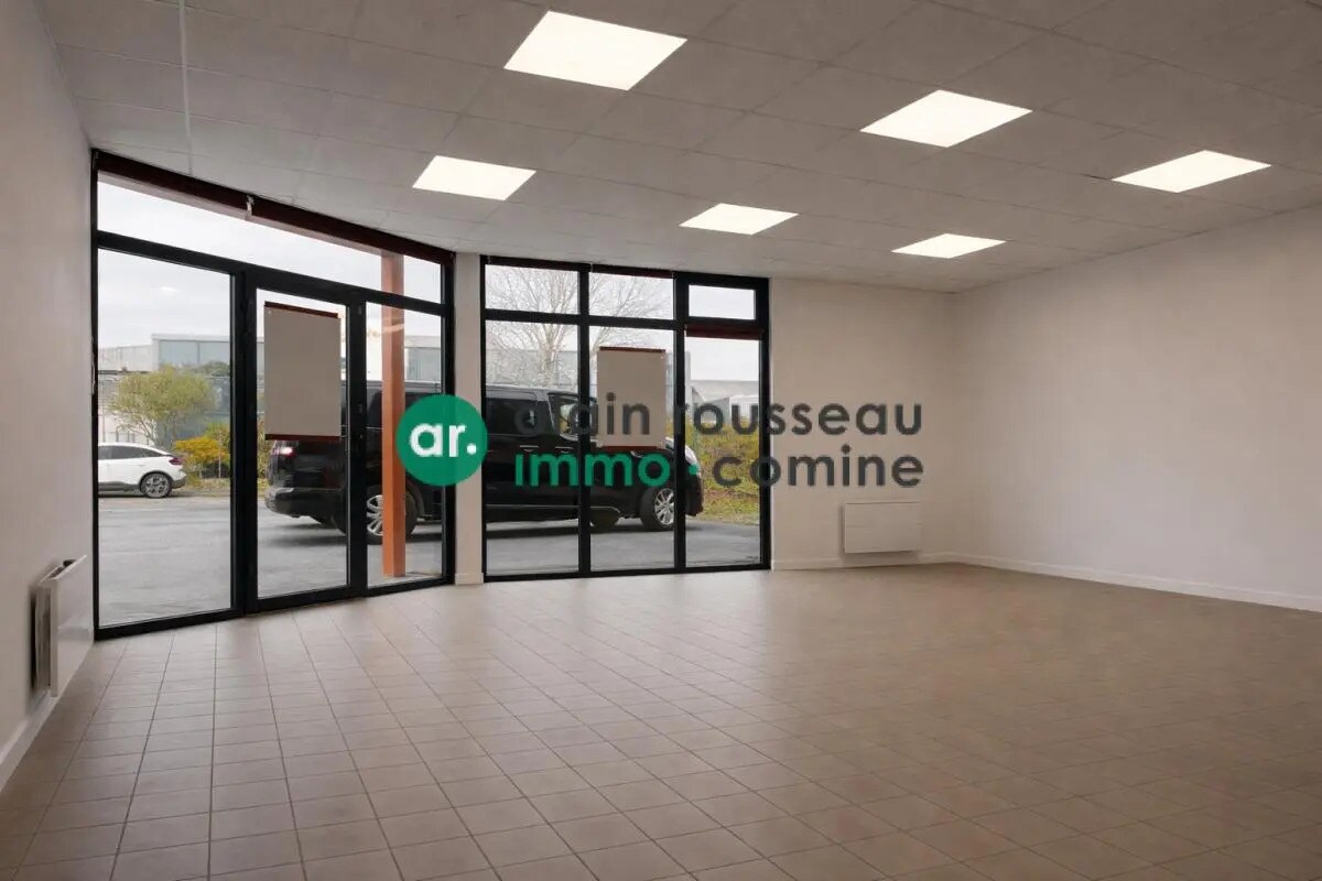 Local d’activités dans SAINT-BARTHELEMY-D'ANJOU à louer Photo intérieure– Image 1 sur 6
