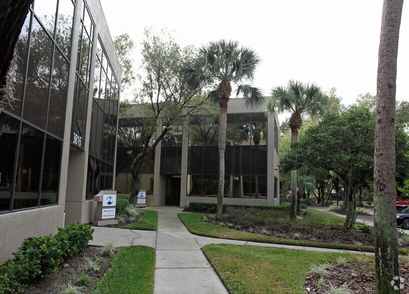 3806 Gunn Hwy, Tampa, FL à louer - Photo de l’immeuble – Image 3 sur 5