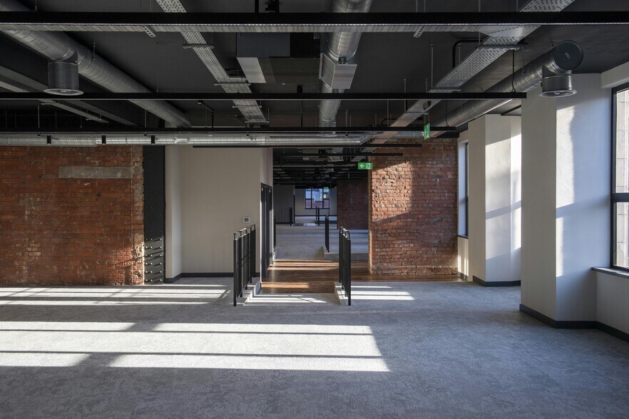 58-60 Whitworth St, Manchester à louer - Photo de l’immeuble – Image 2 sur 17