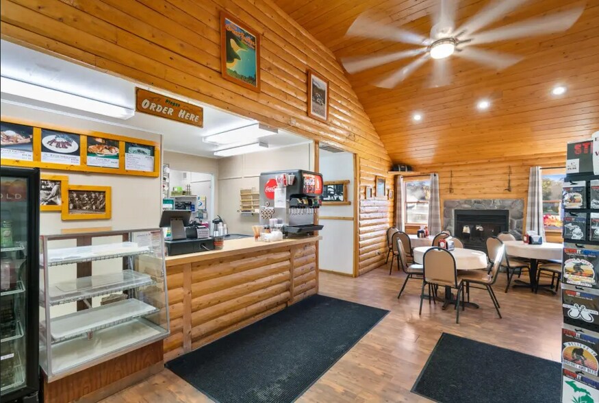 117 W Jamet St, Mackinaw City, MI à louer - Photo de l’immeuble – Image 2 sur 13