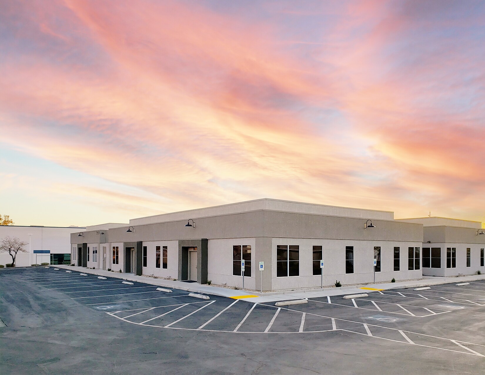 2441 Tech Center Ct, Las Vegas, NV à vendre Photo principale– Image 1 sur 12