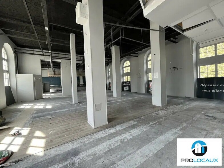 Local commercial dans Compiègne à louer - Photo de l’immeuble – Image 2 sur 12