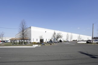Plus de détails pour 37 Runway Rd, Levittown, PA - Industriel/Logistique à louer