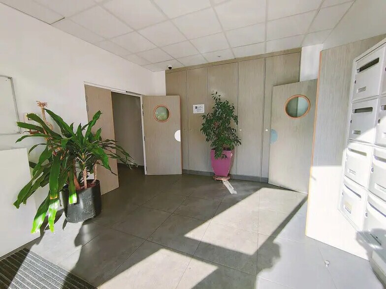 3 Boulevard Georges Méliès, Villiers-sur-Marne à louer - Photo de l’immeuble – Image 3 sur 10