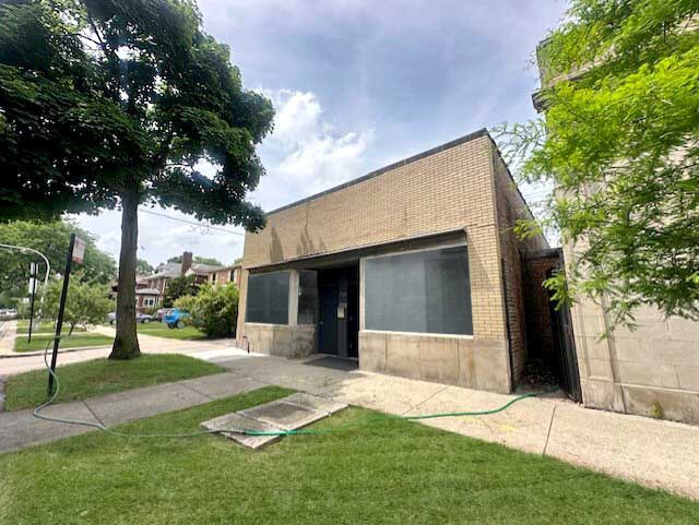 7108 S Oglesby Ave, Chicago, IL à louer - Photo de l’immeuble – Image 2 sur 8