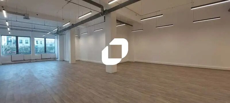 Local d’activités dans Saint-Denis à louer - Photo de l’immeuble – Image 3 sur 13