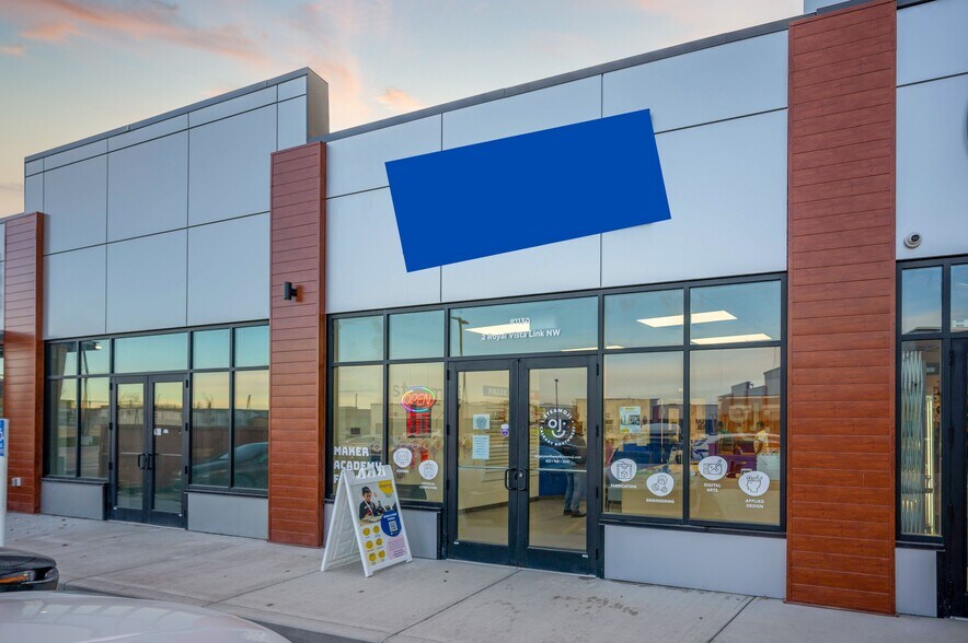 2 Royal Vista Link NW, Calgary, AB à vendre - Photo de l’immeuble – Image 1 sur 10