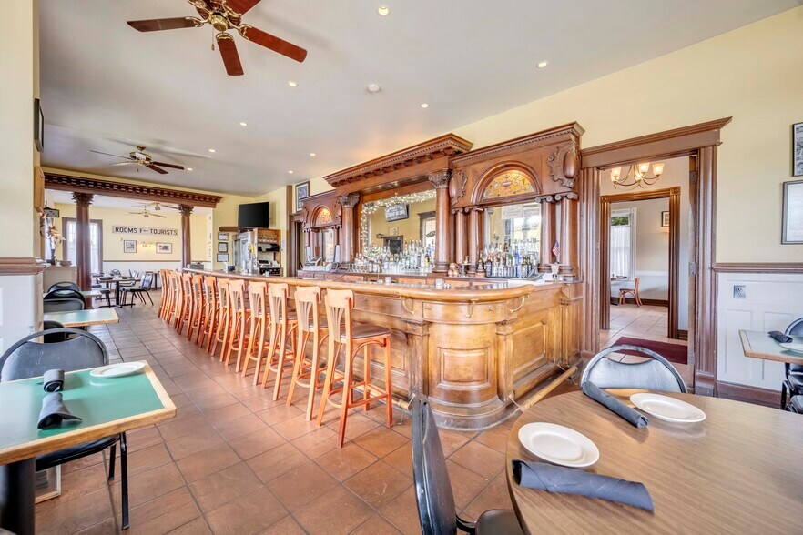 5881 Sullivan Trl, Nazareth, PA à vendre - Photo de l’immeuble – Image 3 sur 34