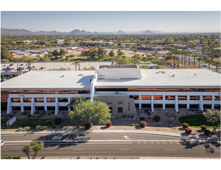 9977 N 90th St, Scottsdale, AZ à louer - Photo de l’immeuble – Image 2 sur 13