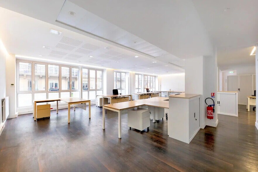 Bureau dans Paris à louer - Photo de l’immeuble – Image 3 sur 10