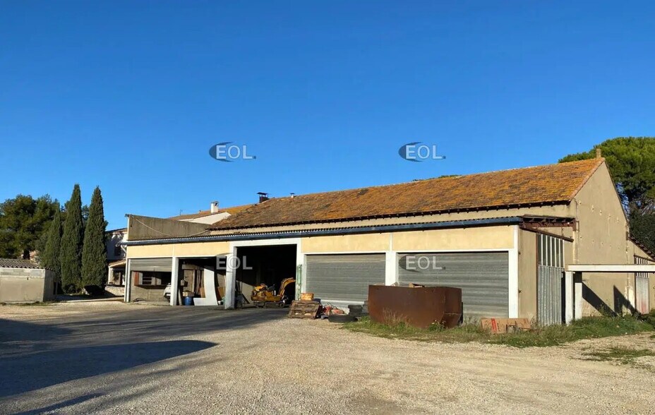 102 Rue Du Mérinos, Saint-Martin-de-Crau à vendre - Photo de l’immeuble – Image 2 sur 4